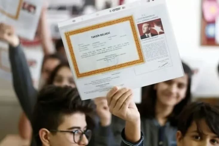 MEB'den ortaokul ve lise öğrencilerine yeni karar