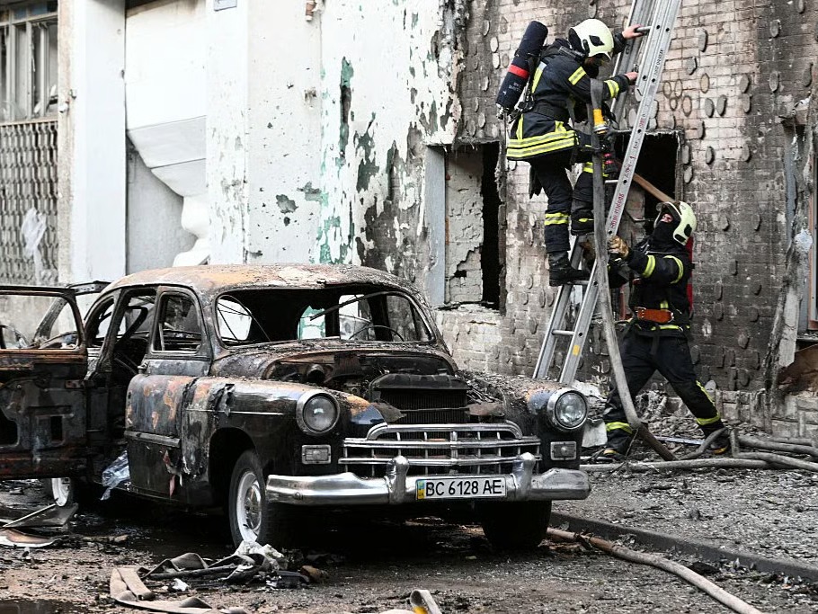 Russian Strike Hits Western Ukraine Near Romania Border