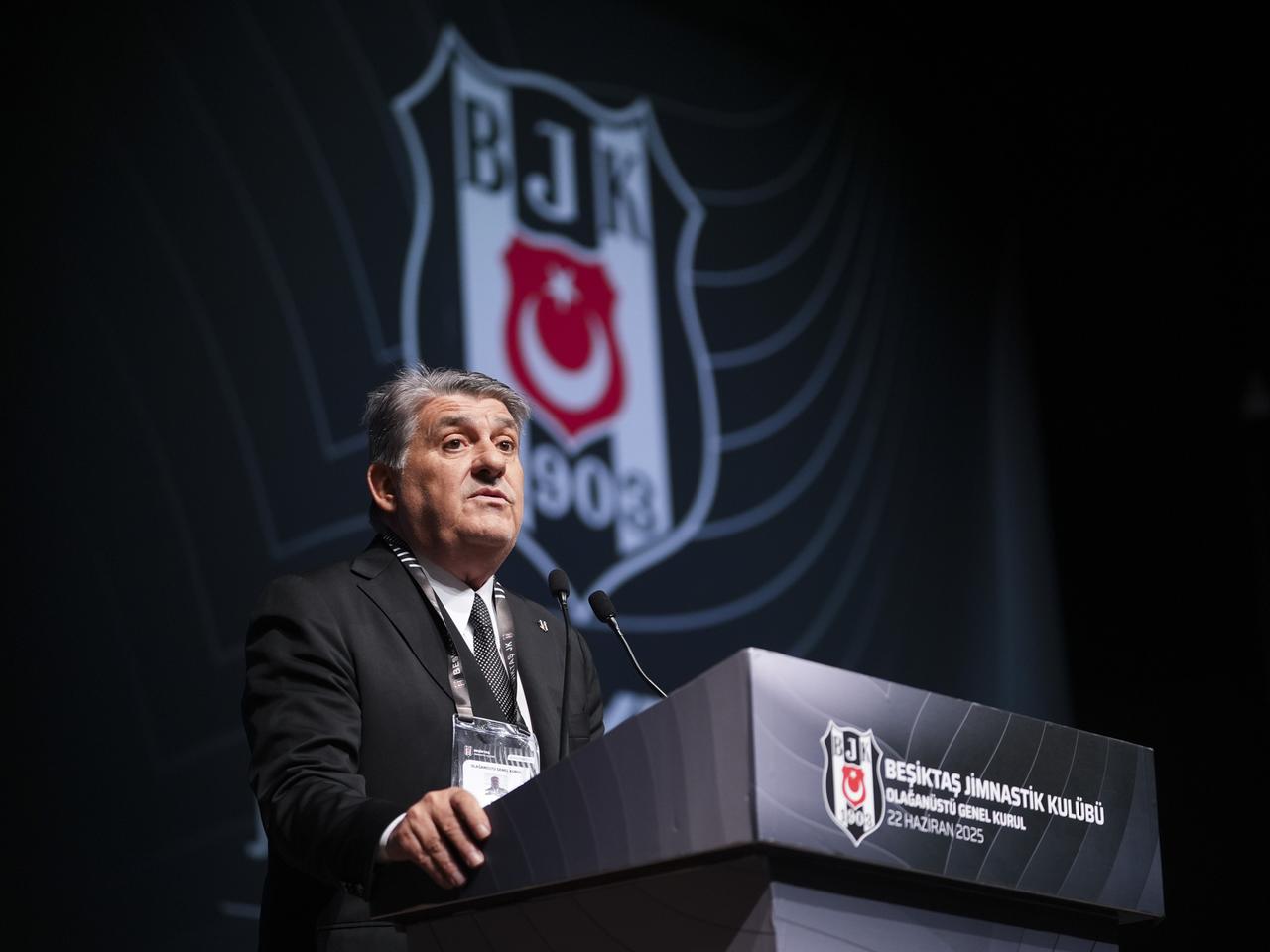 Beşiktaş’ta köklü değişim: Adalı yeni rotayı çizdi