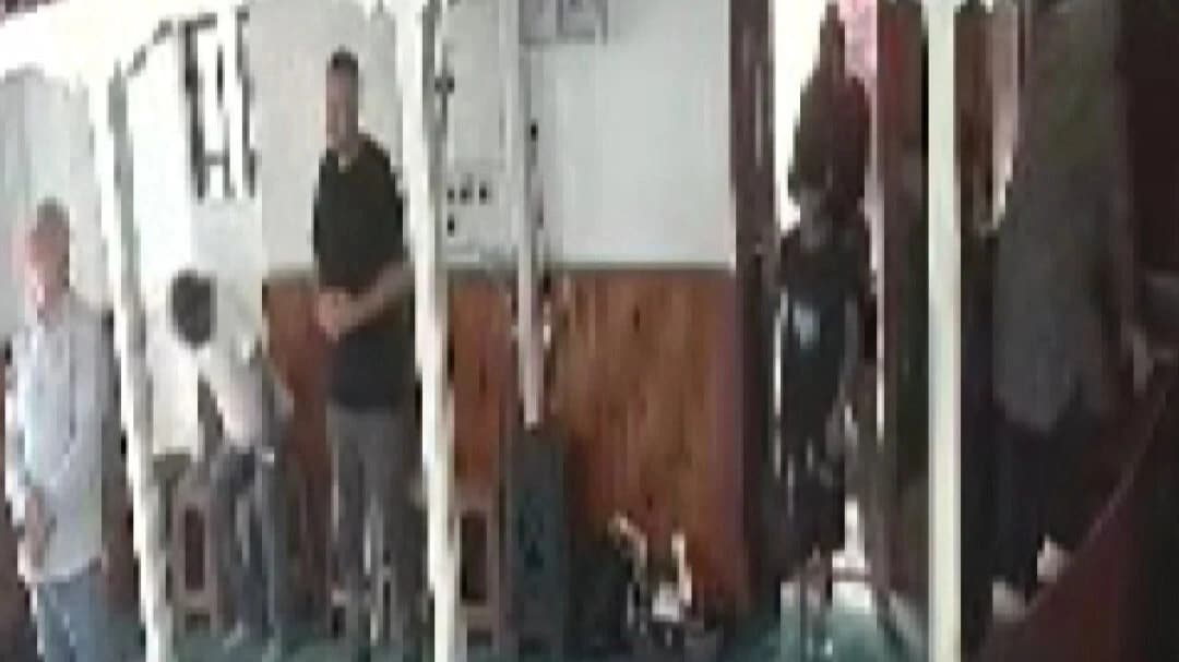 Camiye giren yankesici, cüzdan ve altın çaldı