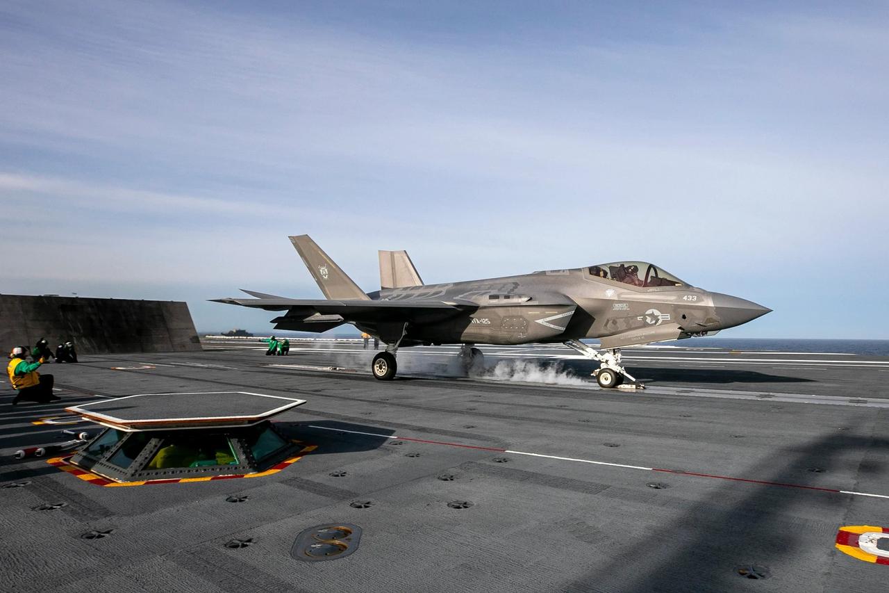 ABD Donanması, F-35C savaş uçaklarına LRASM gemisavar füzesi entegrasyonunda kritik aşamayı tamamladı