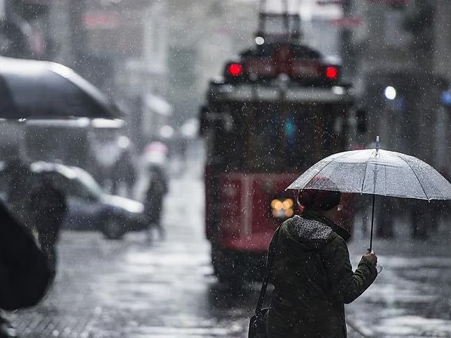 İstanbul hava durumu tahminleri | AKOM ile İstanbul'da hava nasıl olacak, yağmur-kar yağacak mı?