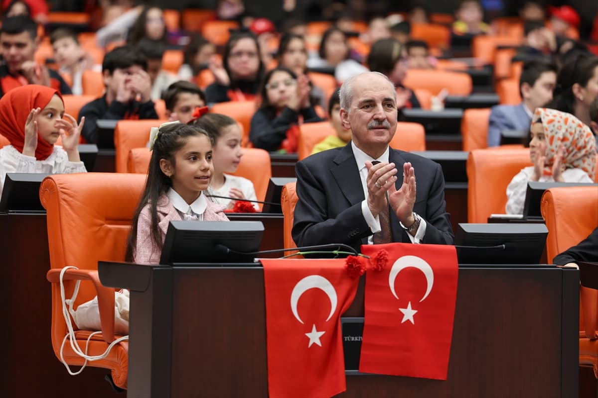 Gazi Meclis’te çocukların günü: "Savaş, korku ve gözyaşı istemiyoruz"