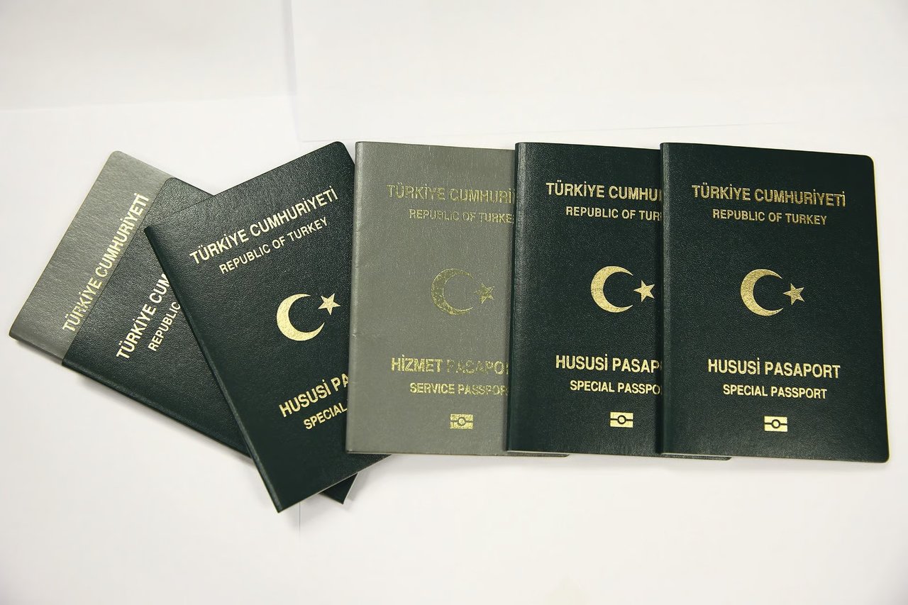 Yeşil pasaport hakkı onlara geldi