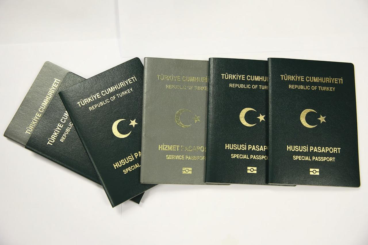 Yeşil pasaport hakkı onlara geldi