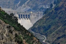 Hindistan Pakistan'a Baglihar Barajı'ndan su akışını durdurdu