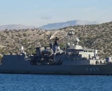 Yunan Donanması çalkalanıyor