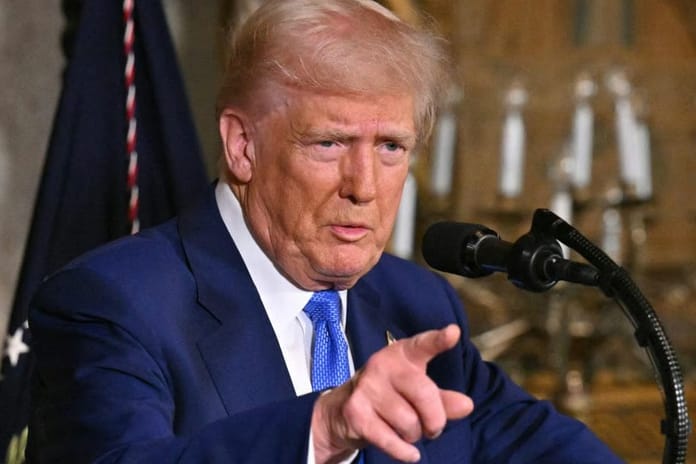 Trump'tan AB ve Meksika'ya yüzde 30 gümrük vergisi
