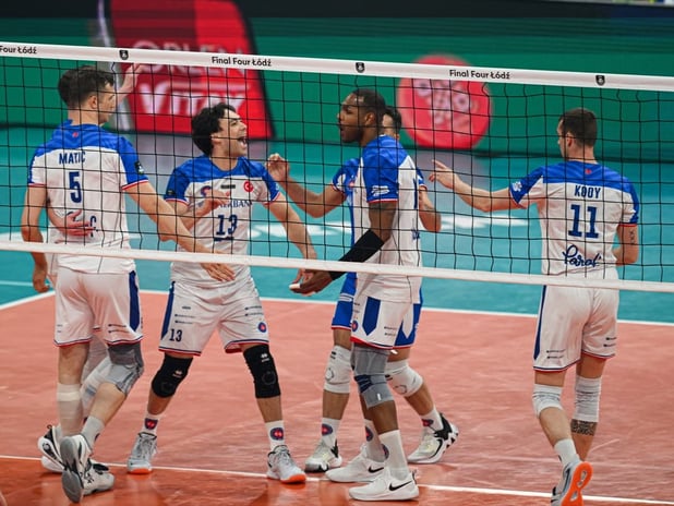 CEV Şampiyonlar Ligi'nde yarı finalde Perugia'ya 3-0 mağlup olan Halkbank, bronz madalya için sahaya çıkacak