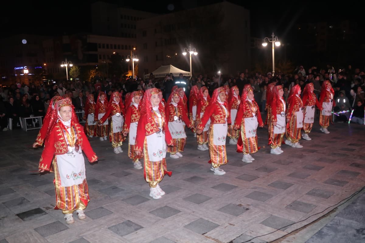 Çankırı'da 23 Nisan coşkusu: Mapping ve dron gösterisiyle kutlandı