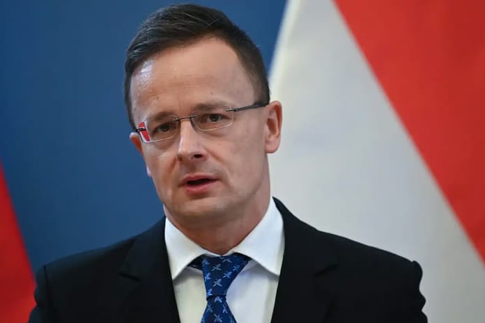 Macaristan Ukrayna’ya yakıt sevkiyatını askıya aldı