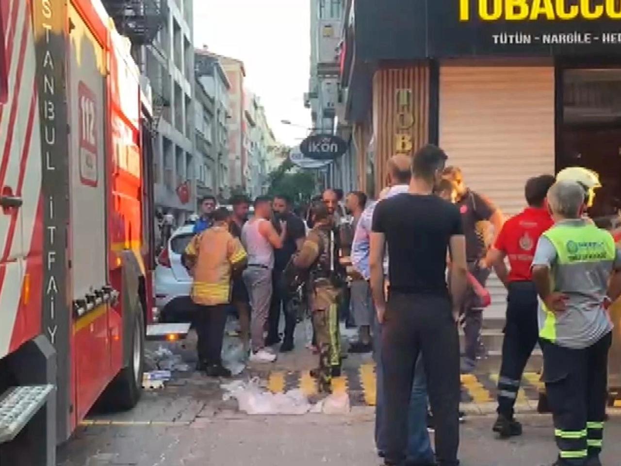 Bakırköy'de otelde çıkan yangında 12 kişi yaralandı