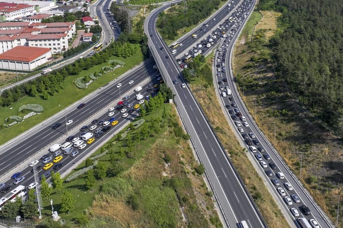 İstanbul'da trafik sorununa yeni çözüm: "Otobüs öncelikli yol" uygulaması geliyor