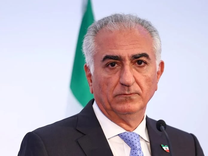 Rıza Pehlevi'ye Berlin’de boyalı saldırı düzenlendi