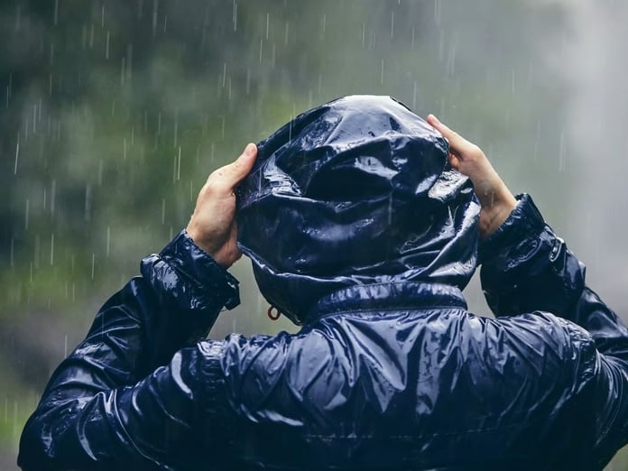 Meteoroloji ve AKOM'dan peş peşe sağanak ve sel uyarısı: Şemsiyeleri sakın bırakmayın!