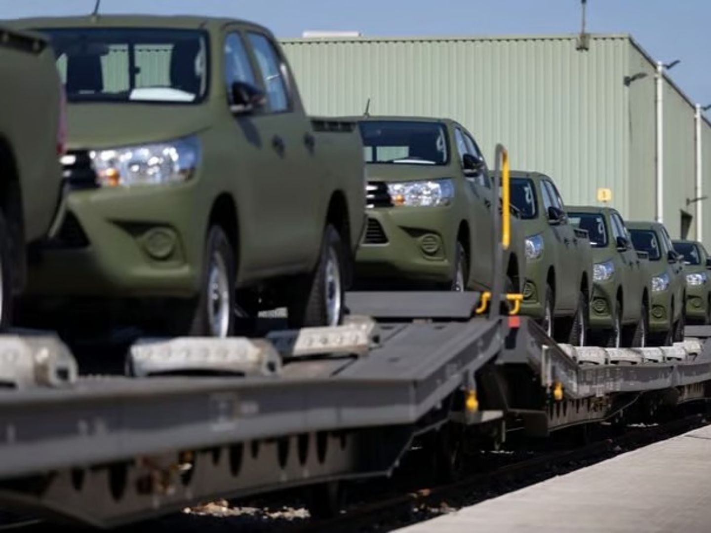 Hollanda, Ukrayna’nın İHA kuvvetlerine 60’tan fazla Toyota Hilux gönderdi