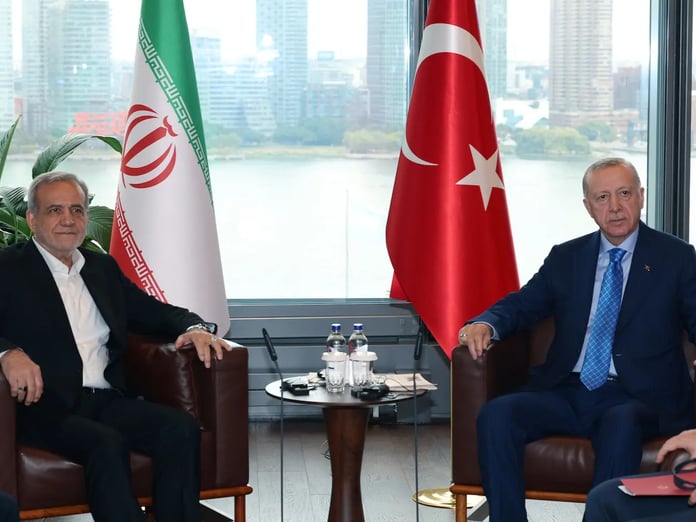 Cumhurbaşkanı Erdoğan İran Cumhurbaşkanı Pezeşkiyan ile telefonda görüştü