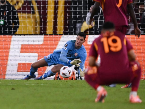 Üç kere geldiler, üç kere kurtardı: Avrupa onu konuşuyor