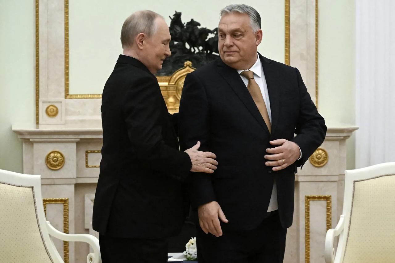 Orban'dan Putin'e "Emrinizdeyim" mesajı