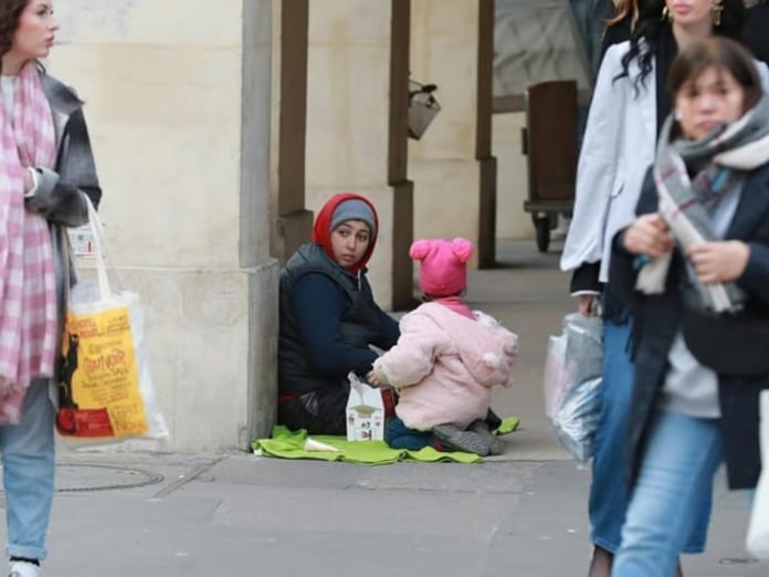 Fransa'da evsiz çocukların sayısı 2 bini aştı