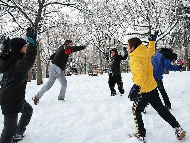 Kar ve buzlanma eğitimi vurdu: 15 Ocak Perşembe günü birçok ilde okullar tatil edildi