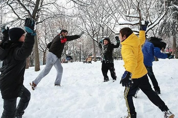 Kar ve buzlanma eğitimi vurdu: 15 Ocak Perşembe günü birçok ilde okullar tatil edildi