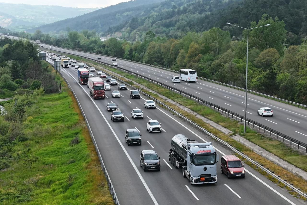 Bolu Valiliği ağır vasıta araçları trafiğe yasakladı