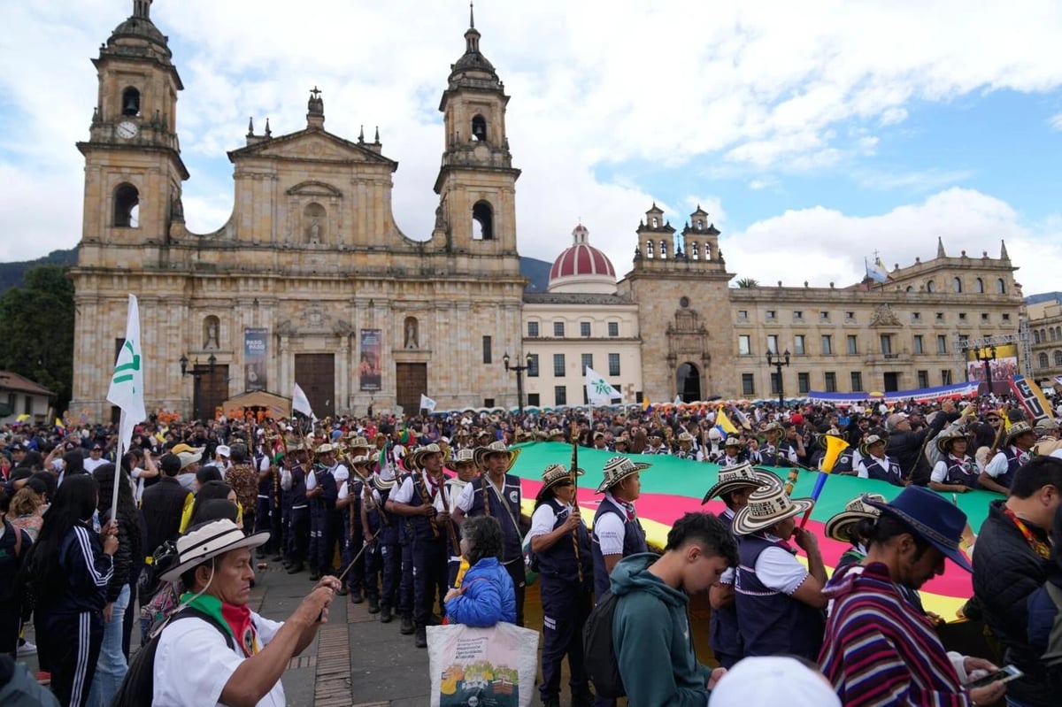 Kolombiya'da halk sokaklara indi - Idaho Journal