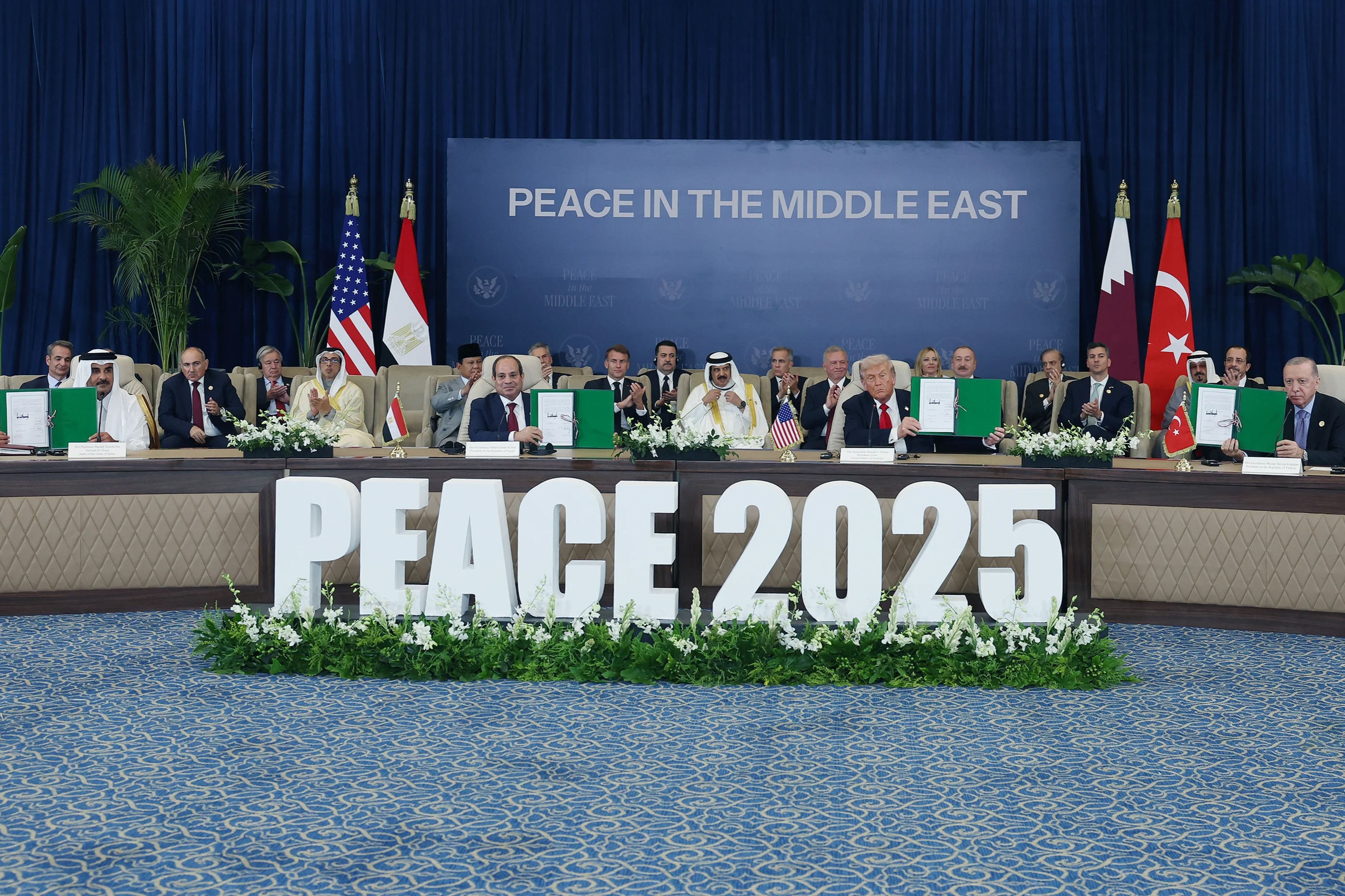 Gaza Ceasefire Summit Signed by U.S., Türkiye, Qatar, Egypt