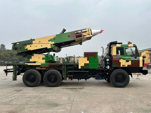 Hindistan, Suryastra çok namlulu roketatar sistemini tanıttı