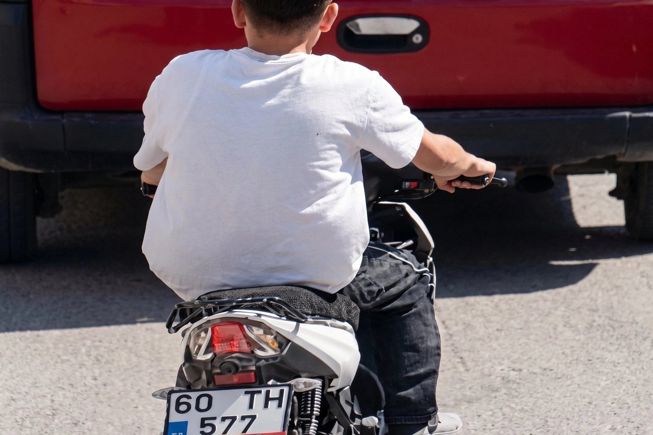 Otomobilin plakasını motosiklete taktı: 266 bin lira cezaya çarptırıldı