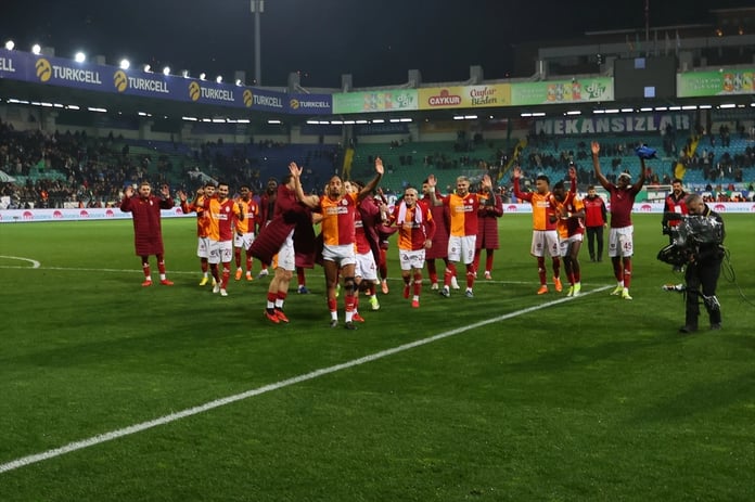 Galatasaray liderliğini sürdürdü
