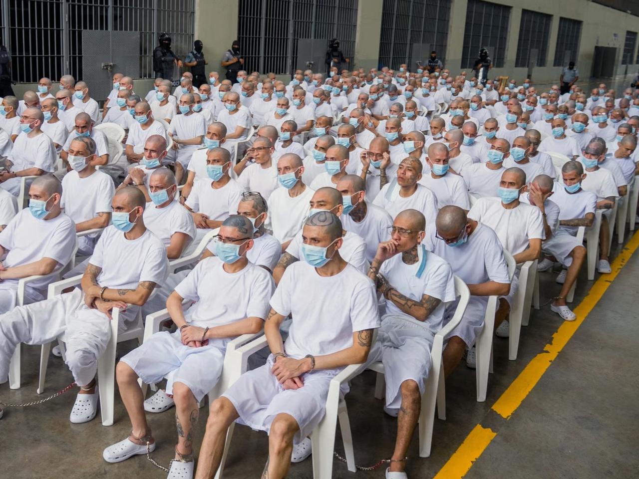 El Salvador'da toplu yargılama başladı