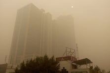 Hindistan’ın başkenti Delhi’de hava kirliliği hayatı durdurdu