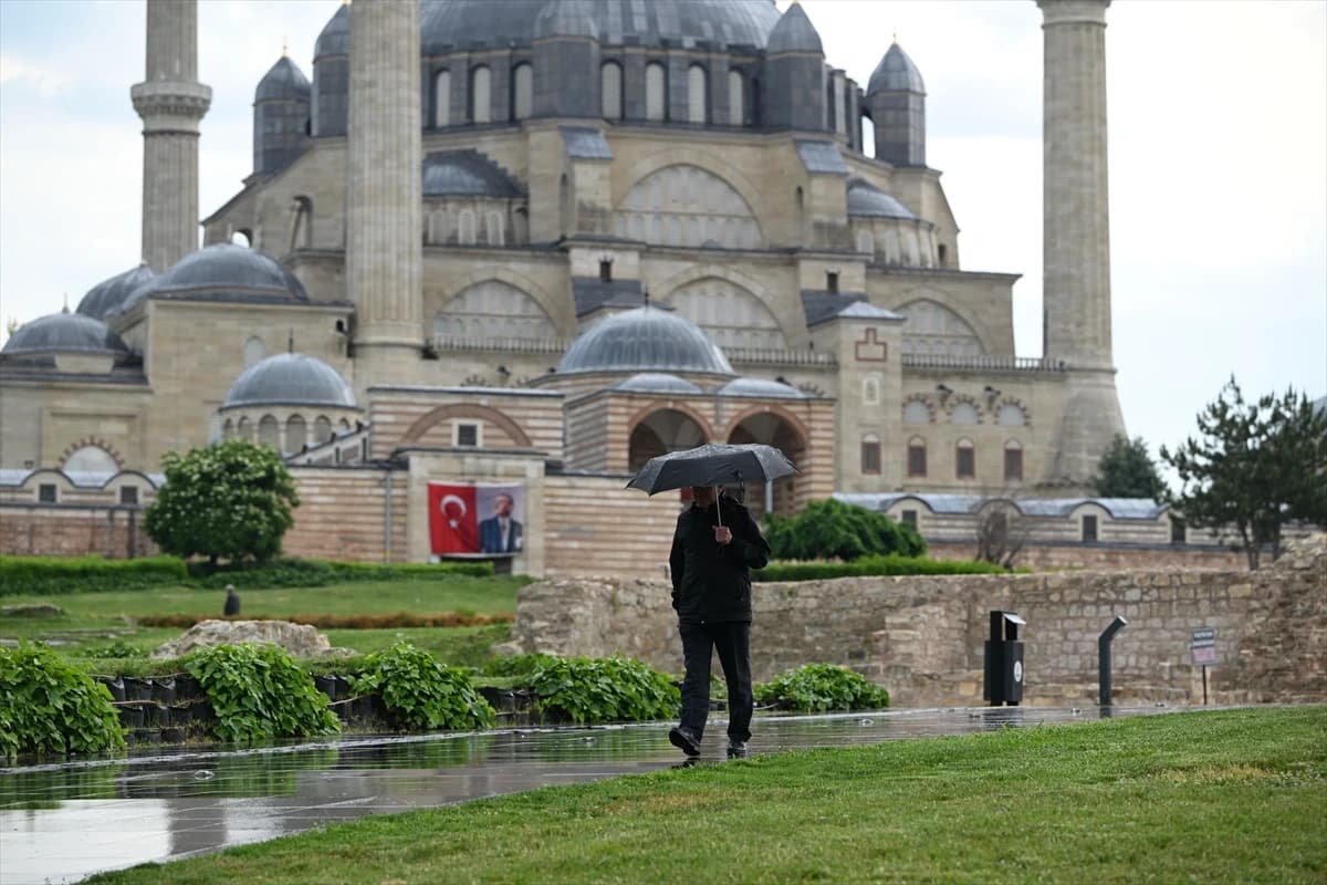 Meteoroloji'den bayramın ikinci günü için kritik uyarı! O bölgelerde yaşayanlar dikkat