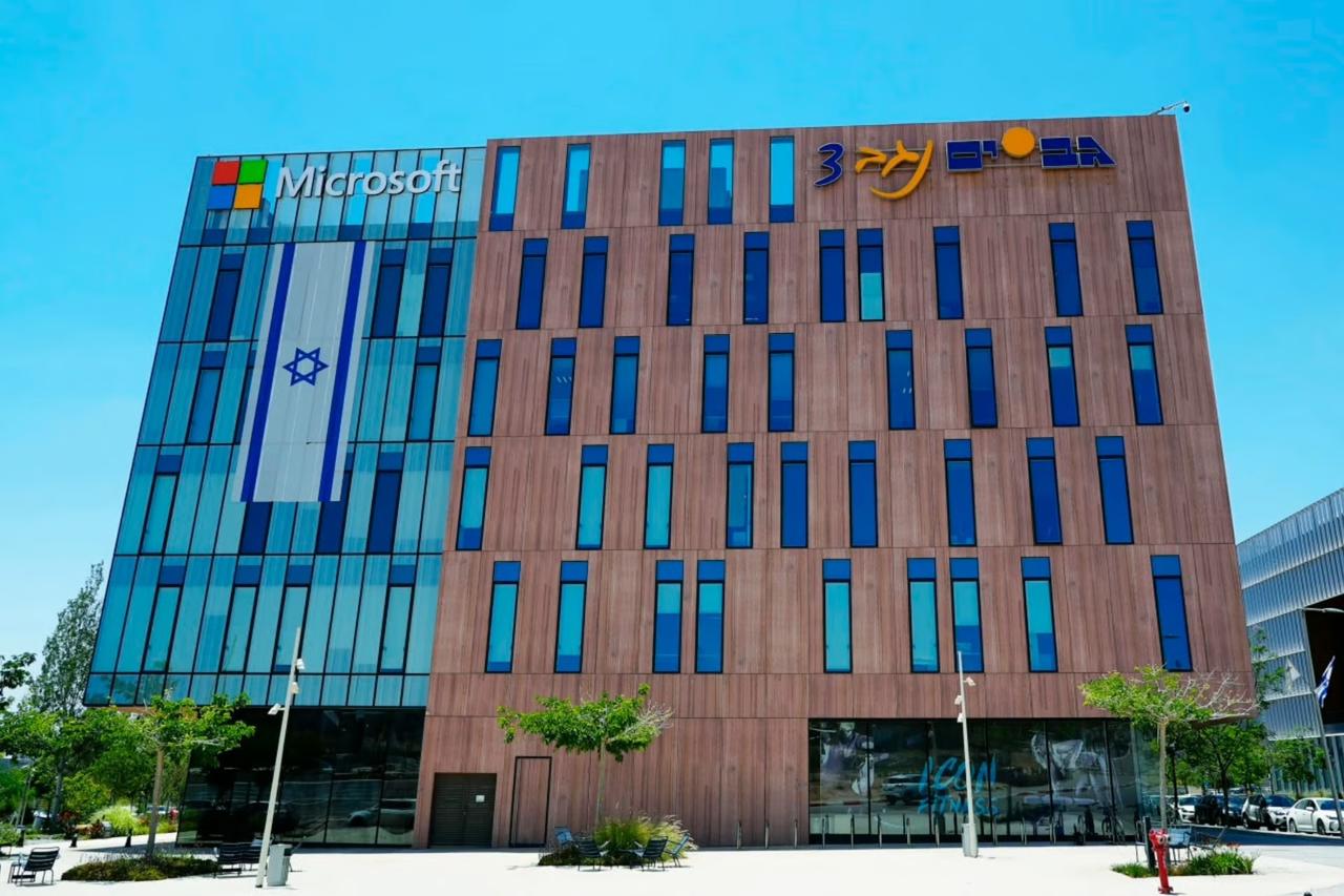 Microsoft, İsrail biriminin yöneticisini görevden aldı
