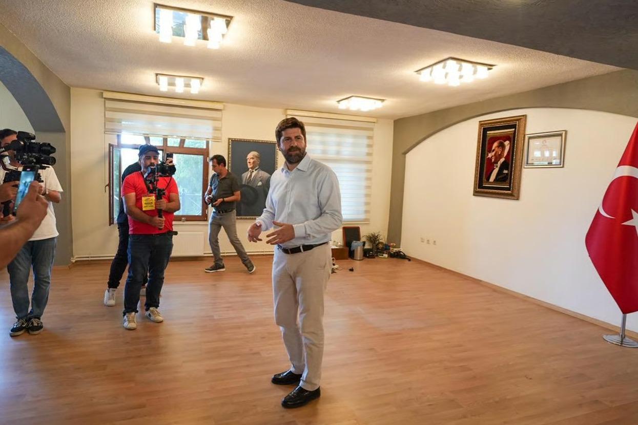 Belediye başkanının odası haczedildi