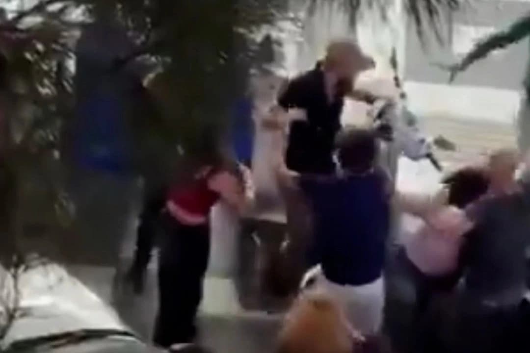 Sokakta döner bıçaklı kavga