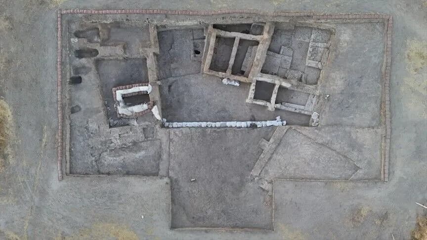 Çatalhöyük'ün "ölüler evi"nin bitişiğinde 8 bebek iskeleti bulundu