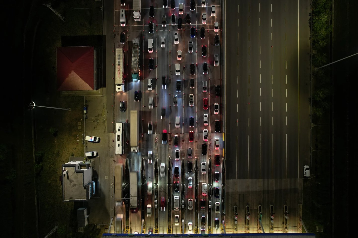 Kurban Bayramı tatilcileri yola çıktı: İki otoyolun birleştiği noktada trafik durdu!