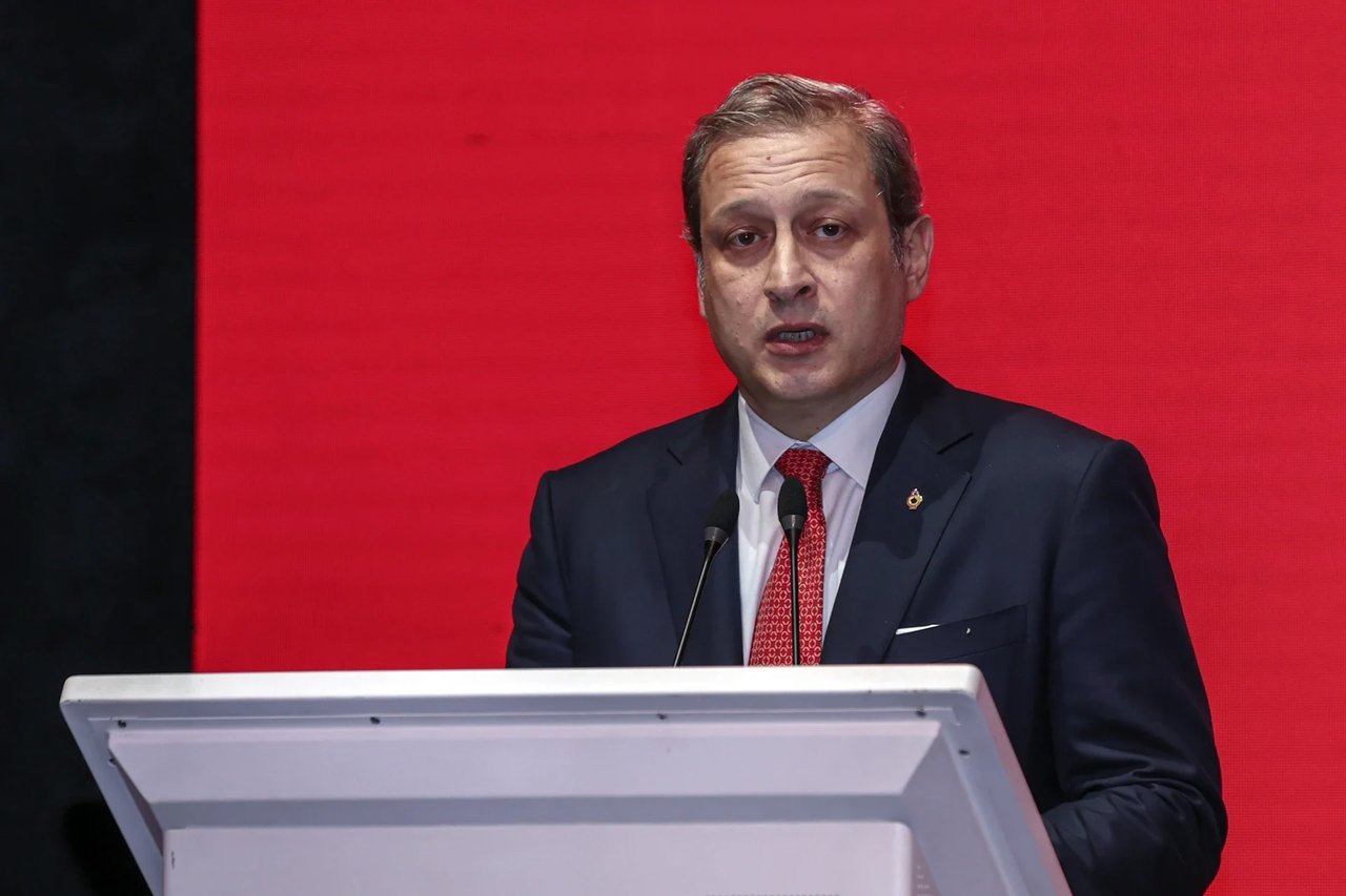 Burak Elmas kimdir?