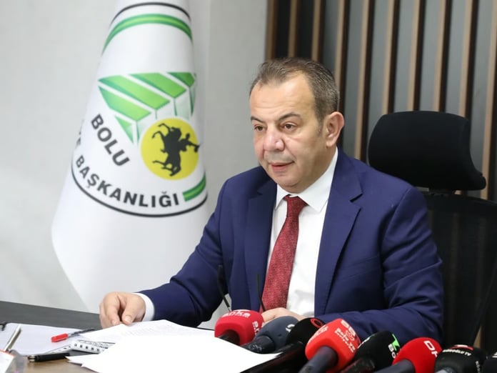 İrtikap suçundan tutuklanan Tanju Özcan görevinden alındı