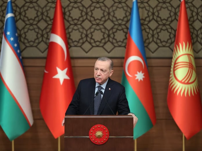 Türk soylulara Türkiye’de serbest çalışma hakkı geldi