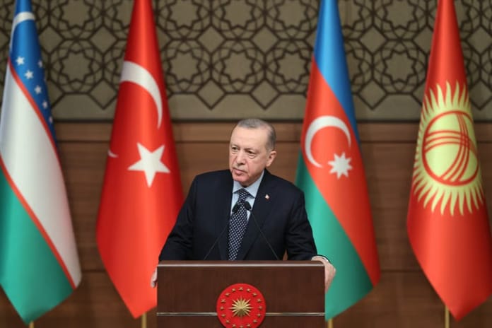 Türk soylulara Türkiye’de serbest çalışma hakkı geldi