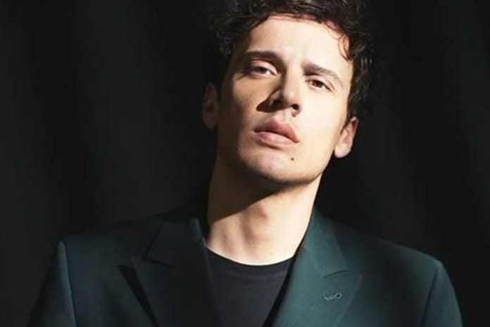 Ünlü şarkıcı Edis Görgülü gözaltına alındı