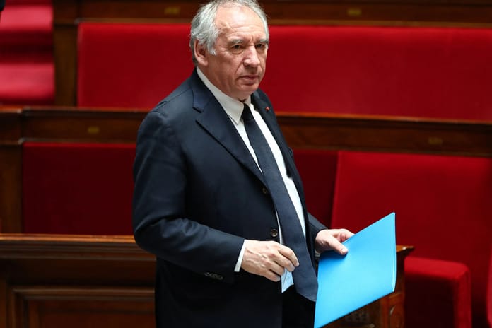 Fransa'da Bayrou hükümeti düştü
