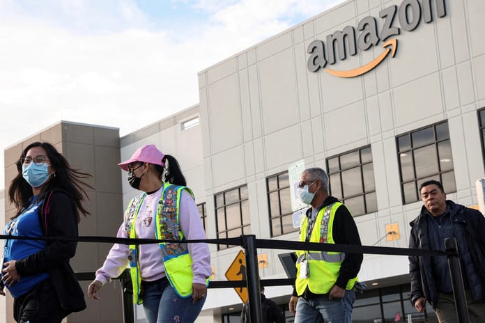Amazon New York'taki 700 çalışanını işten çıkarıyor