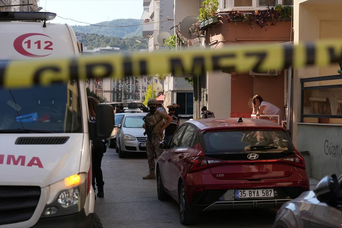 İzmir'de polis merkezine saldırı: 2 polis şehit, 2 polis yaralı