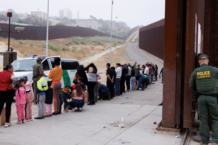 ABD'den göçmenlere kötü haber: 19 ülkeden yapılan başvurular durduruldu