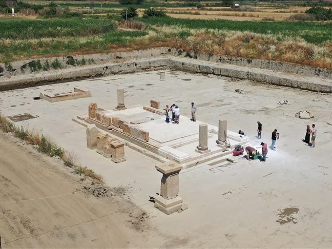 Magnesia Antik Kenti'nde 2400 yıllık agora gün yüzüne çıkıyor